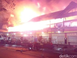 Pasar Legi Songgolangit Ponorogo Terbakar