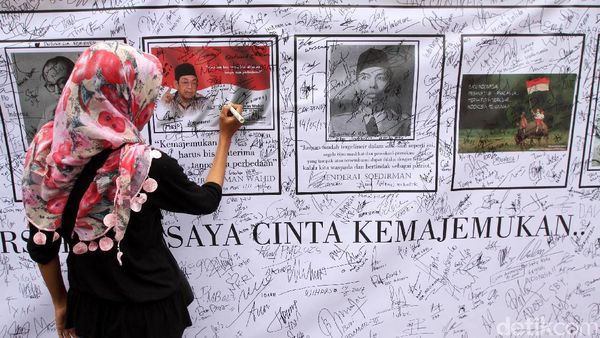 Aksi Penggalangan Tanda Tangan Tolak Perpecahan
