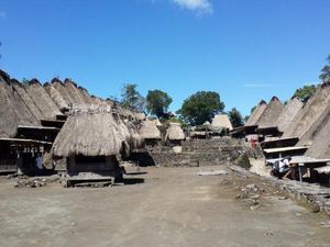 10 Desa Adat di Flores NTT, Keindahan Alam dan Kekayaan Budaya yang Memesona 10 Desa Adat di Flores NTT, Keindahan Alam dan Kekayaan Budaya yang Memesona