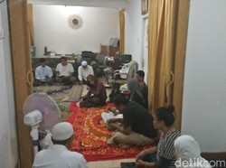 Keluarga Anthina yang Meninggal di Semeru Adakan Tahlilan