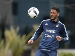Martin Demichelis Gantung Sepatu