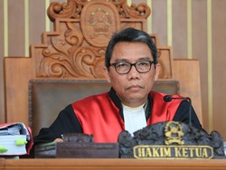 Pencabutan Praperadilan Fredrich Yunadi Dikabulkan Hakim