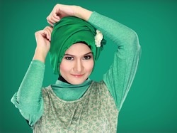 Contek Model Hijab ala Hijaber Dunia Sesuai Bentuk Wajah
