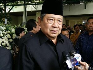 SBY dan Boediono Melayat Almarhum Hartarto Sastrosoenarto SBY dan Boediono Melayat Almarhum Hartarto Sastrosoenarto