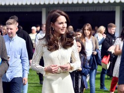 Cantiknya Kate Middleton dengan Gaun Lace Favoritnya