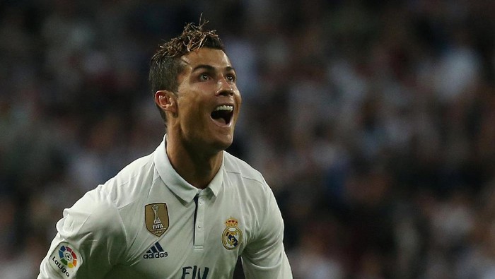 Cristiano Ronaldo usai salah satu aksinya bersama Real Madrid (Foto: Reuters / Sergio Perez) Cristiano Ronaldo usai salah satu aksinya bersama Real Madrid (Foto: Reuters / Sergio Perez)
