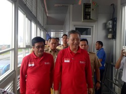 Djarot Keliling Naik TransJakarta Ciledug-Tendean