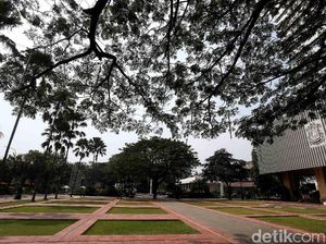 Pemprov DKI akan Lelang Mobil Dinas DPRD Secara Terbuka