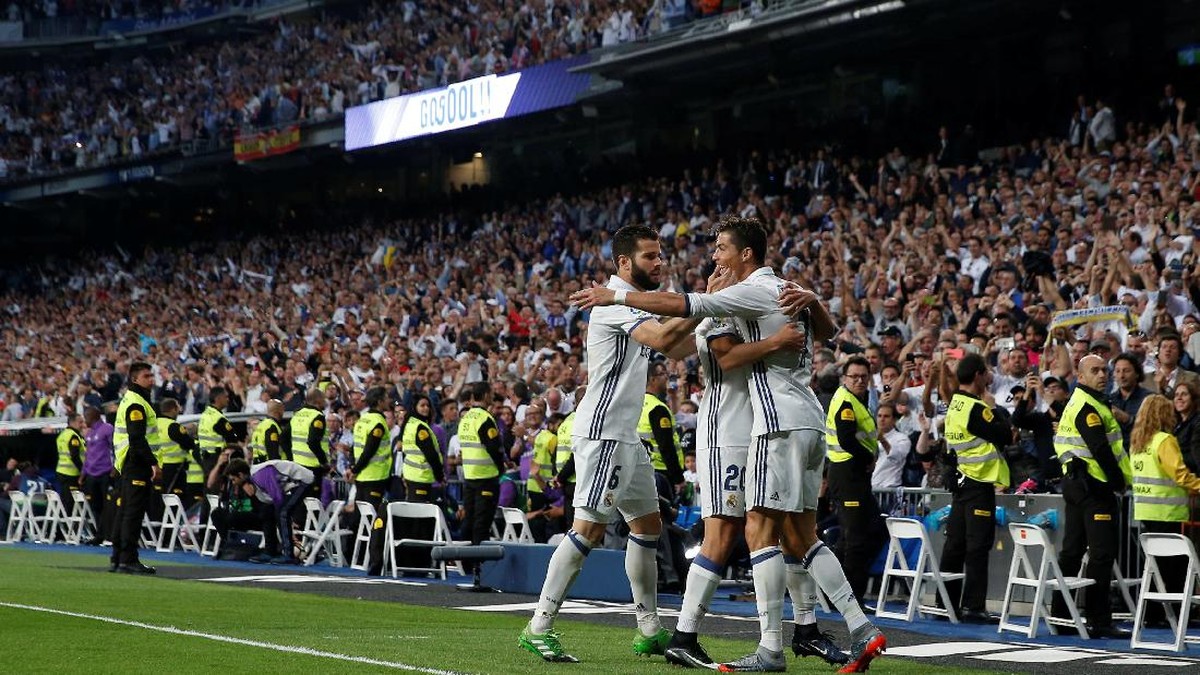 Pemain Real Madrid merayakan gol ke gawang Sevilla (Foto: Reuters / Sergio Perez)