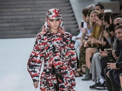 Inspirasi Jepang & David Bowie di Koleksi Louis Vuitton Cruise 2018