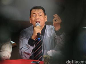 Kapitra Ampera: Mari Kita Maafkan Sukmawati Kapitra Ampera: Mari Kita Maafkan Sukmawati