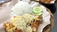 Huahh! Tersengat Pedasnya Ayam Geprek Berselimut Sambal Rawit Level 5