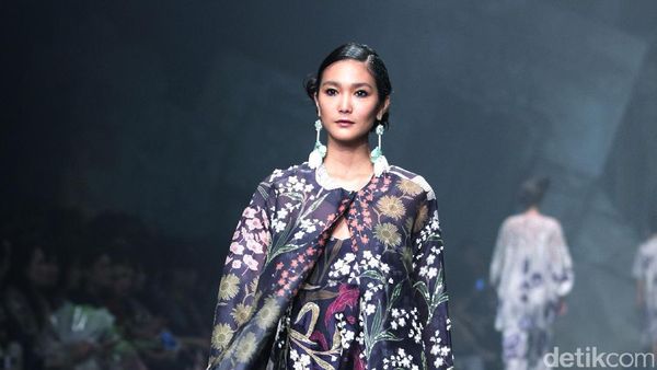 Foto: 30 Koleksi Terbaru Biyan Wanaatmadja