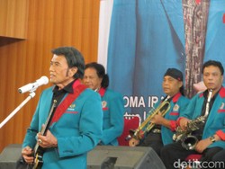 Aksi Rhoma Sampaikan Visi Misi Partai Idaman Lewat Irama Dangdut