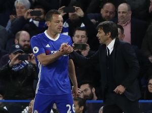 Conte Akan Selalu Berterima Kasih ke John Terry Conte Akan Selalu Berterima Kasih ke John Terry