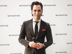 Ini Bobby Tonelli, Aktor Hollywood Pacar Tata Eks Tommy Soeharto