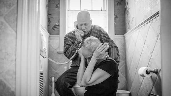 Potret Haru Kebersamaan Pasutri yang Idap Kanker