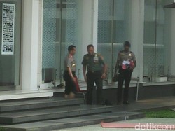 Saat Panglima TNI dan Kapolri Salat Asar Berjemaah di Masjid Istana