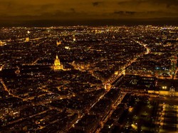 Bukti Paris Itu Romantis
