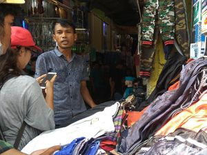 Ditertibkan Satpol PP, PKL Tanah Abang: Lagi Apes Saja Hari Ini