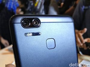 Zenfone Zoom S Coba Memikat dengan Kamera Ganda