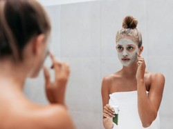 Efektifkah Merawat Kesehatan Wajah dengan Masker Buah?