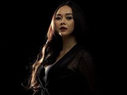 Ini Lagu Renjana Glenn Fredly yang Jadi Inspirasi Aura Kasih Menulis Novel