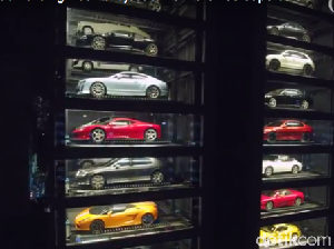 Vending Machine Raksasa yang Menampung 60 Mobil