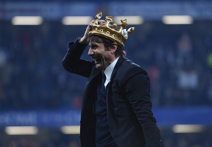 LONDON, ENGLAND - MAY 15:  Chelsea manager Antonio Conte celebrates at the end of the Premier League match between Chelsea and Watford at Stamford Bridge on May 15, 2017 in London, England.  (Photo by Shaun Botterill/Getty Images)