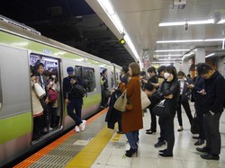 Begini Suasana Jam Sibuk Kereta di Tokyo