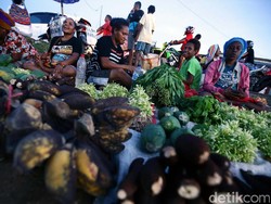 Melihat Warna-warni Merauke dari Pasar Baru