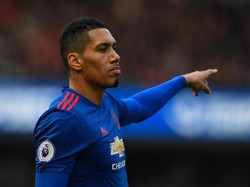 Smalling Melamar di Bali, Menikah di Italia