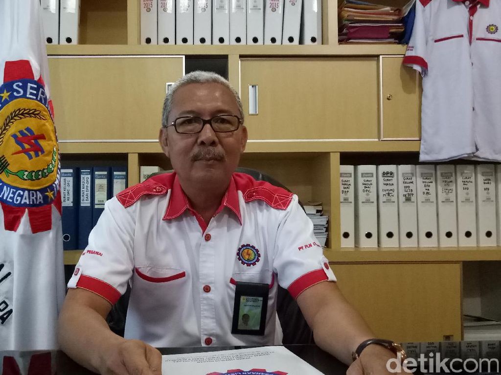 Halalkan Nikah Sekantor, MK Selamatkan 4 Pegawai PLN dari PHK Halalkan Nikah Sekantor, MK Selamatkan 4 Pegawai PLN dari PHK