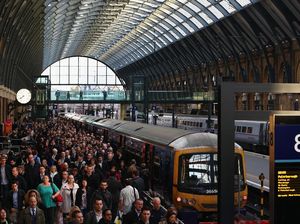 London akan Pantau Gerak-gerik Penumpang di Stasiun London akan Pantau Gerak-gerik Penumpang di Stasiun