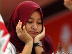 Medina-Susanto Megaranto Kawinkan Emas Catur Kilat