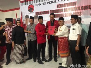 Bupati Pelalawan Daftar Bakal Cagub Riau ke PDIP Bupati Pelalawan Daftar Bakal Cagub Riau ke PDIP