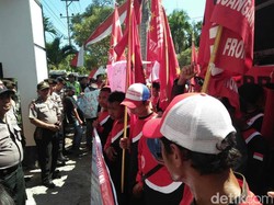 Jadi Korban Limbah Pabrik Gula, Warga Wadul ke Pemkab Blitar