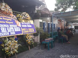 Isak Tangis Keluarga Sambut Jenazah Chatarina di Yogya