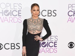 Pakai Toilet Umum, Jennifer Lopez Biarkan Orang Mengantre Panjang