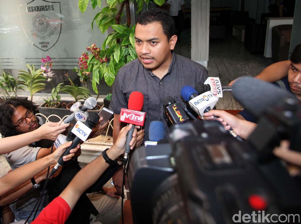 FPI Pilih Serang Balik Saat Doa Jokowi-Mega Umur Pendek Dikritik FPI Pilih Serang Balik Saat Doa Jokowi-Mega Umur Pendek Dikritik