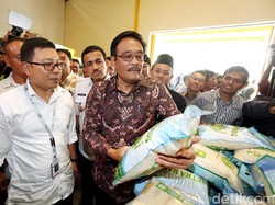 Resmikan Jak Mart, Djarot: Pemerintah Hadir Untuk Stabilkan Harga