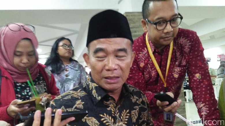 Mendikbud Jawab Kritik MUI Soal Sekolah Senin Hingga Jumat