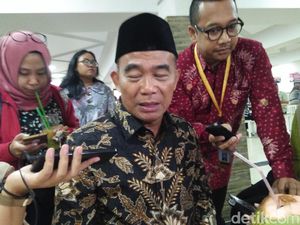Mendikbud: Tahun Ajaran Baru, Sekolah Hanya Senin hingga Jumat Mendikbud: Tahun Ajaran Baru, Sekolah Hanya Senin hingga Jumat