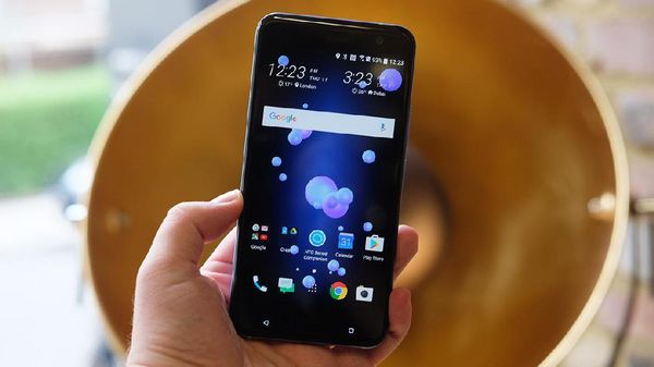 HTC U11, Smartphone Terunik Tahun Ini?