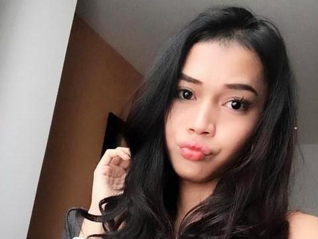 Dinda Syarif Terganggu Soal Kiki Farel, Netizen: Sok Ngartis, Cari Sensasi Dinda Syarif Terganggu Soal Kiki Farel, Netizen: Sok Ngartis, Cari Sensasi