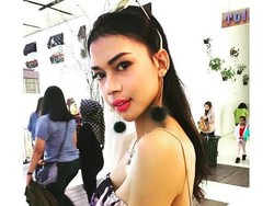 Meme detikHOT: Dinda Syarif di Ganasnya Gerbong KRL Wanita