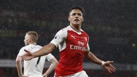Arsenal mampu tampil amat dominan dalam pertandingan ini. Situs resmi turnamen melansir data penguasaan bola mereka mencapai lebih dari 62 persen, sementara soal percobaan menembus 36 kali attempts, 13 kali mencapai sasaran. Reuters/Stefan Wermuth.