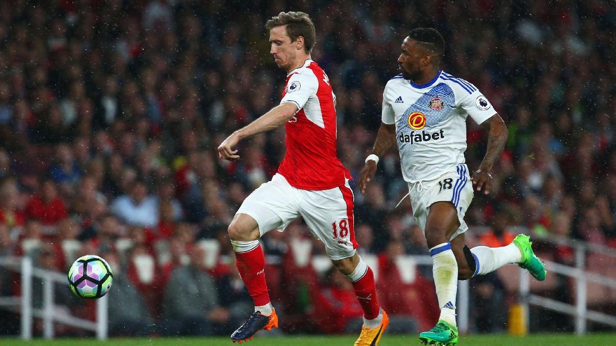 Nacho Monreal dalam pertandingan melawan Sunderland (Foto: Getty Images/Charlie Crowhurst)