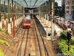 Alasan Operasi Kereta Bandara Soetta Molor: Banyak Pabrik Belum Direlokasi
