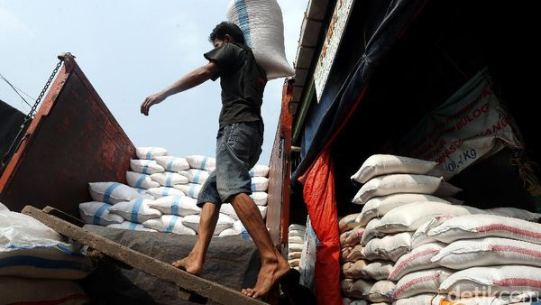 Jelang Ramadan, Stok di Cipinang Beras Aman